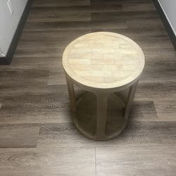 Table (Accent Table/End Tables)