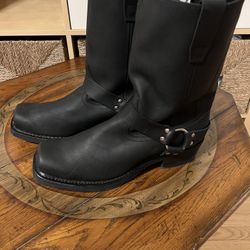 Mens Durango Motercycle Boots Size 13. New