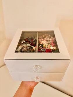JEWELRY BOX + ASSORTMENT OF JEWELRY (offer a price!!)