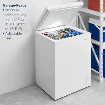 Insignia 5 Cu Ft Chest Freezer - White - In box