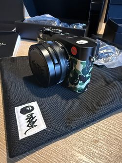 LEICA D-LUX 7 "A BATHING APE® x STASH" Special Edition Black Digital Camera