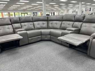 Large Reclining Sectional w/2 Cup Holder & Storage