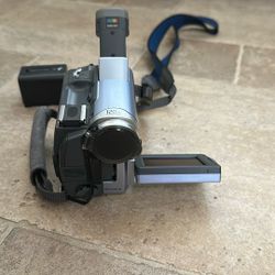 Sony DCR-TRV22 Digital Video Camera Recorder