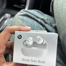 Beats Solo Buds
