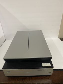 Epson Perfection V700 Photo Flatbed Scanner J221A UNTESTED