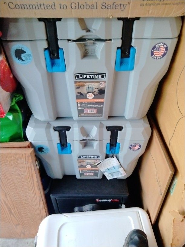 Lifetime 28 Quart High Performance Cooler