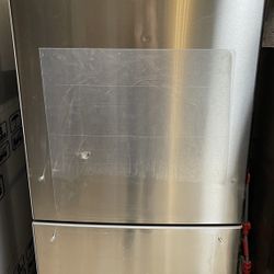 REDUCED Néw Hisense Refrigerator