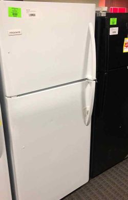 Brand New Frigidaire Top Freezer Refrigerator in White (Model:FFTR2021TW) MIP