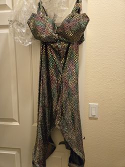 Women's Size 4, Mermaid Costume With WIG