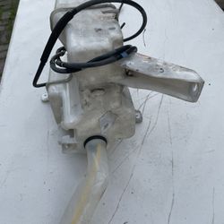 2010-2015 Prius Washer Reservoir
