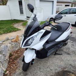 Kymco Downtown 300i 2014 Scooter/Motorcycle