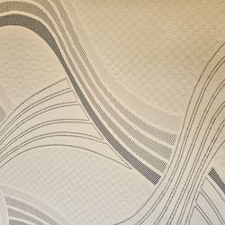 Queen Novaform Memory Foam Mattress (Costco) – Excellent Condition