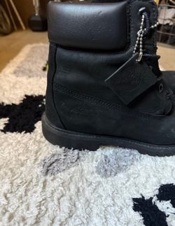 Timberlands ( Black ) Size 8 Men