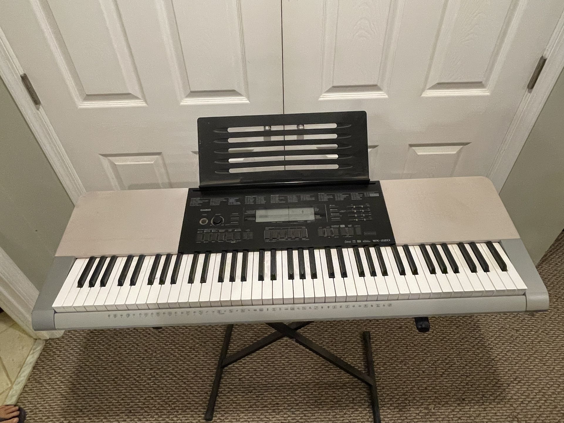 Casio Electric keyboard W/ Keyboard And Music Stands