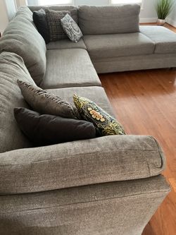 Gray Sectional Sofa  (L‑Shaped)