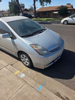 Toyota prius runs but has issues.