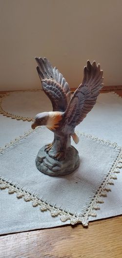 Porcelain Sculptor Eagle Royal Hwritage Collection Thumbnail