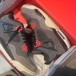 Air Jordan 4s 