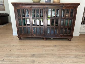 Buffet cabinet