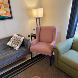 Bassett Living Room Chairs