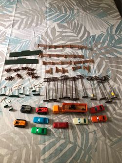 Tyco lot Of Miniature Accessories, Vehicles, Trees, Animals & More