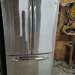 REFRIGERATOR 