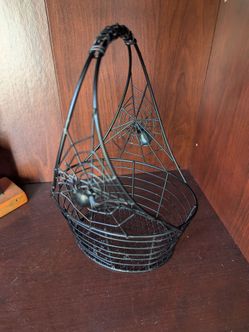 Halloween Black Metal Spider Basket
