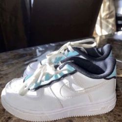 Toddler nike Air Force good condition size 9c