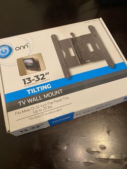 13-32” Tilting TV Wall Mount