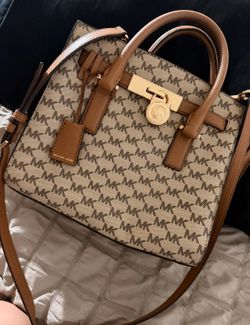 MK PURSE