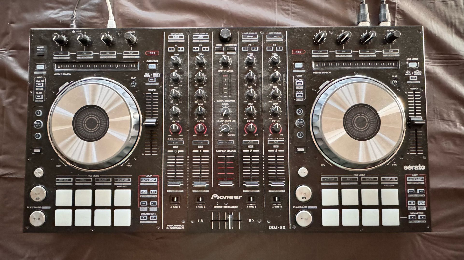 Pioneer DDJ-SX-W コントローラー Pioneer DDJ-SX-W コントローラー DDJ-SX-W (archived) 4-channel