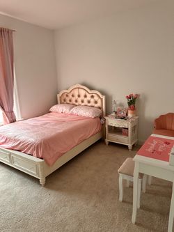 Bed full size