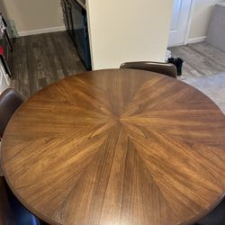 Round table and chairs 