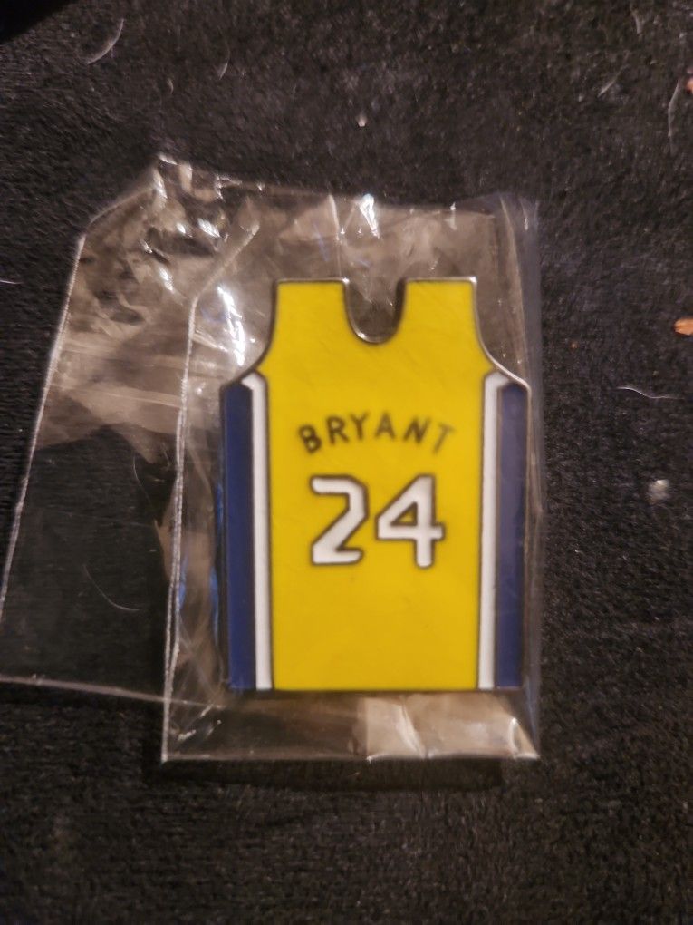 Kobe Bryant 24 Lakers Jersey Lapel Pin NBA Accessories 