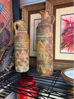 Two vases/decorative vases/terra-cotta pichers