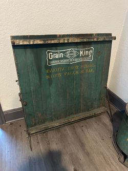 Antique Buckboard wagon tailgate
