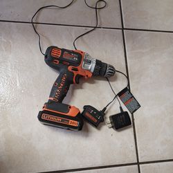 Drill black +decker
