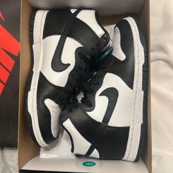 wmns size 7 high top panda dunks