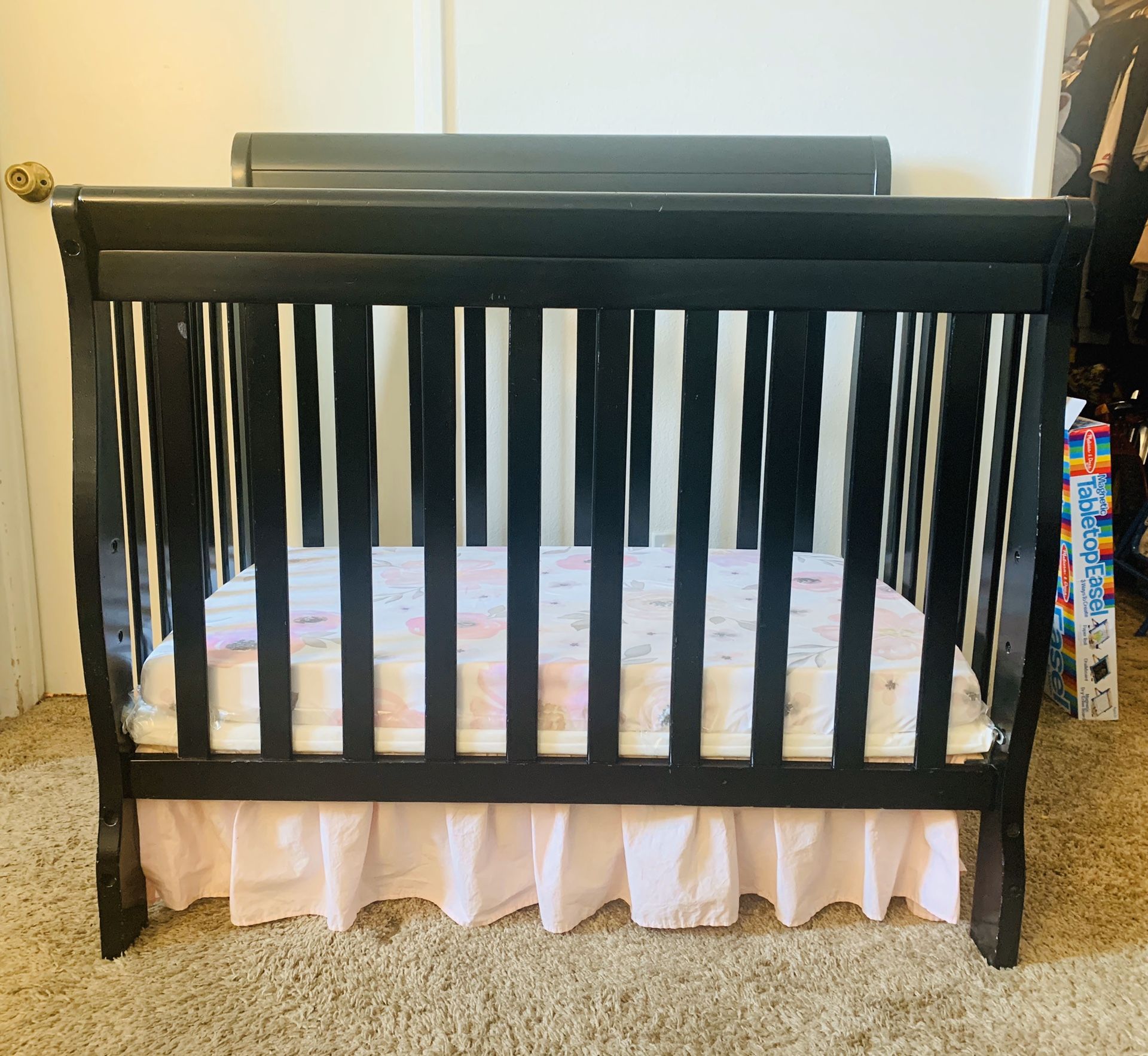 4 in 1 Convertible Mini Crib + Accessories