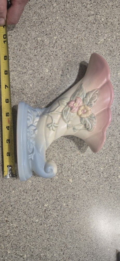 Hull Art Pottery Wildflower Pink Blue Vintage Cornucopia Vase W-7-7 1/2