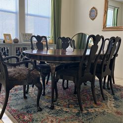 4/6/8 Dining Room Table & Chairs