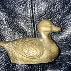 Vintage Brass Duck. Home decor / paper weight 