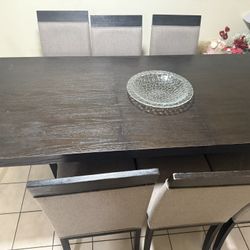 Dinning Table 