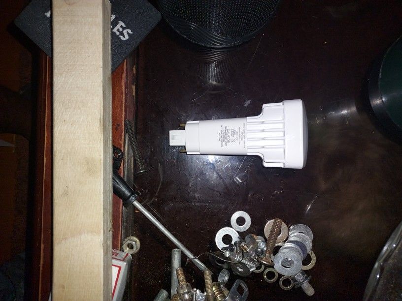 LUNERA HELEN LAMP.. Replacement For 4 Pin CFL PLUG  and PLAY Simplicity Vertical Mount