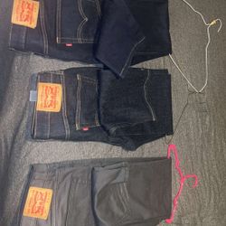 3 pair of levis jeans 