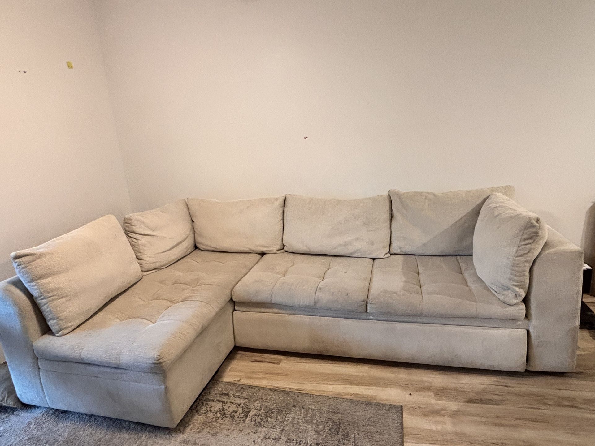 Sectional Couch With L -Shape