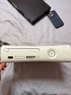 Microsoft Xbox 360 Console Bundle 2 Controllers HDMI Power/Cables and more +20 video Games