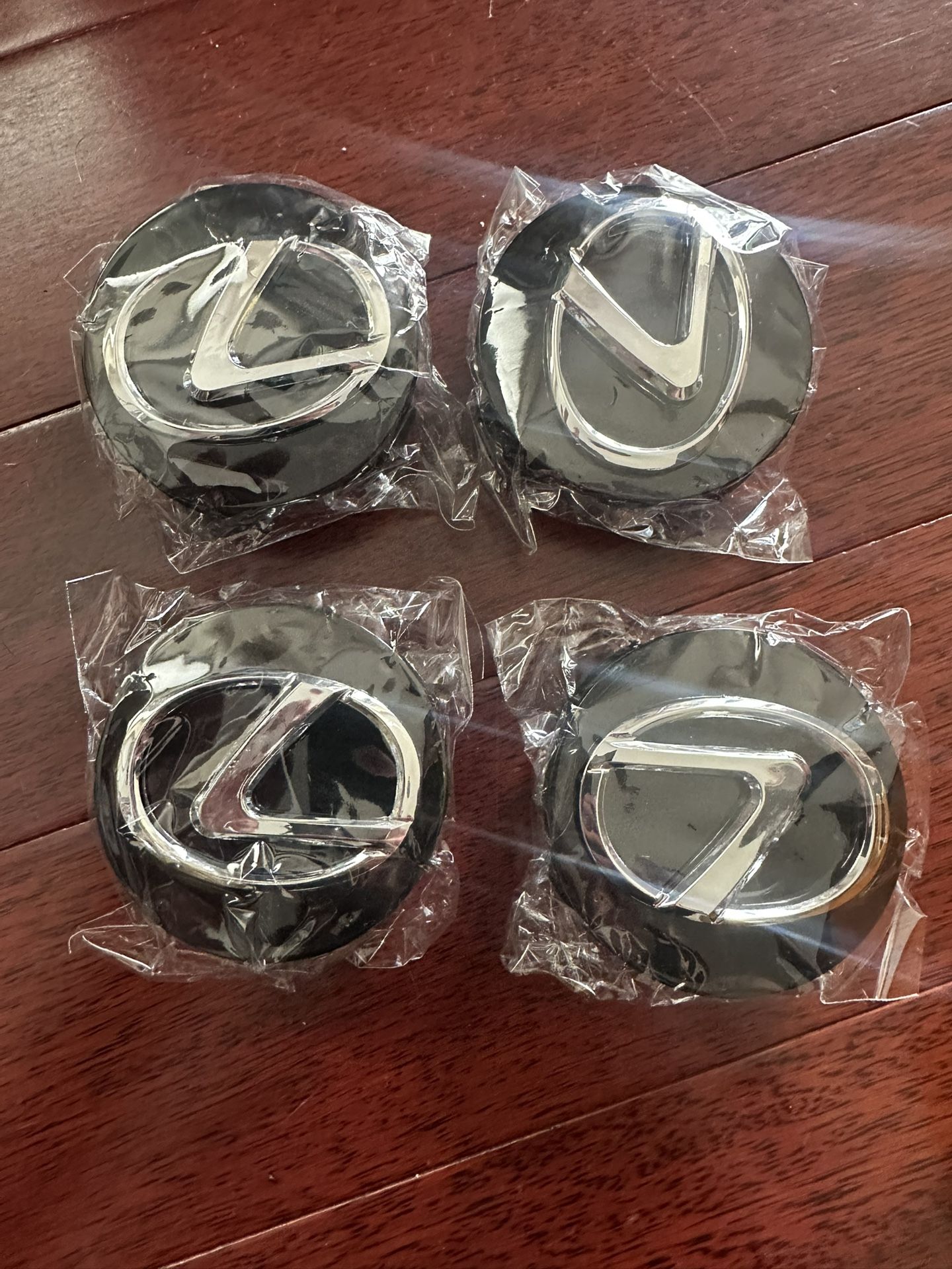 Lexus caps