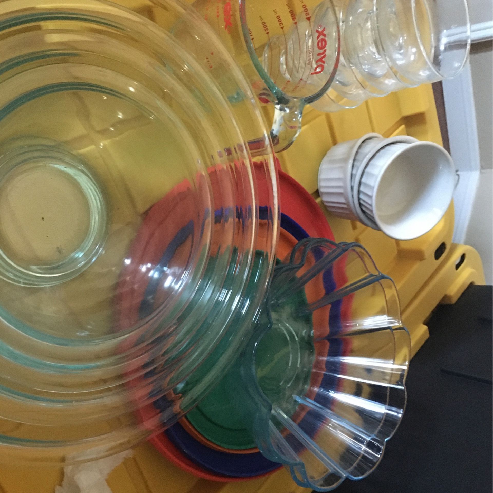 Pyrex Nesting Bowls With Lids