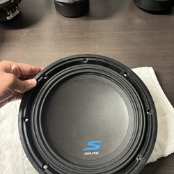 Alpine s 10” subwoofer